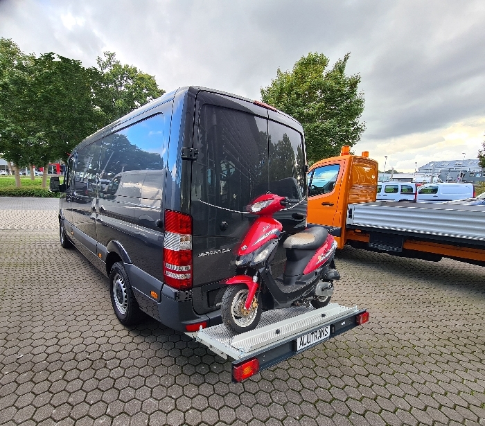 ALUTRANS KALUX 1 Roller/ Motorradträger, 200kg spez. für VW Crafter 4er Bj. 2006-2018, o. AHK, max. Fzg Länge 5,93m ALUTRANS KALUX 1 Roller/ Motorradträger, 200kg spez. für VW Crafter 4er Bj. 2006-2018, o. AHK, max. Fzg Länge 5,93m