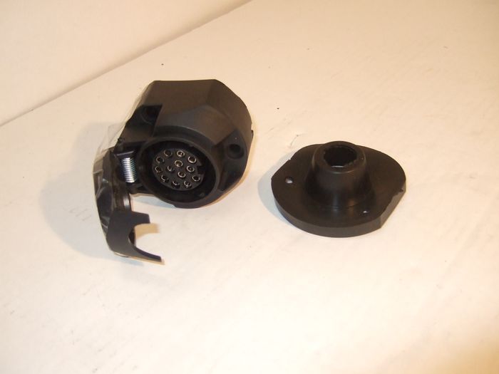 Steckdose 13pol., Kunststoff, -1x Mikroschalter, 1x mech. Absch. Jaeger-System (80400072)